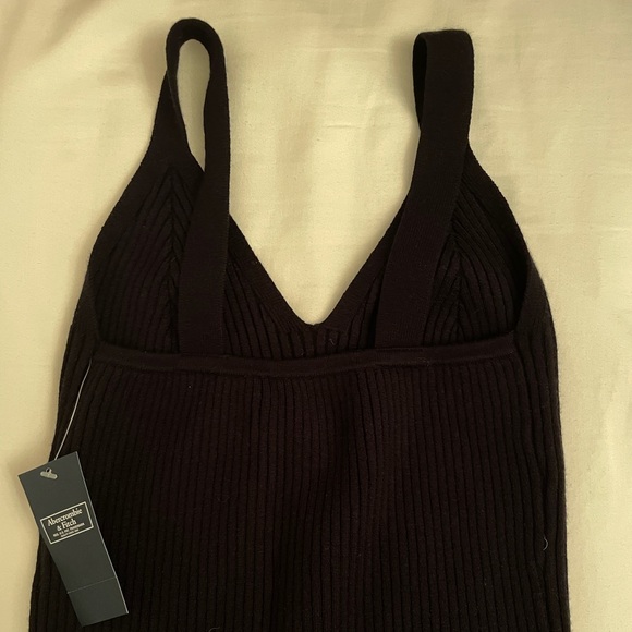 Abercrombie and Finch two set sweater - Picture 2 of 2